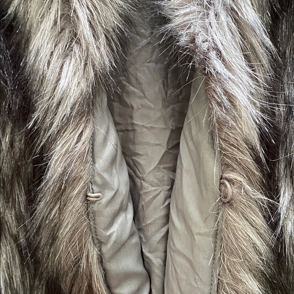 MICHAEL Michael Kors faux fur vest with front hook closures - Picture 4 of 9